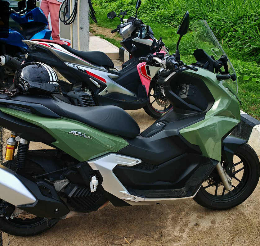 Honda XADV160 rental for 3 days — photo from fenghao zhang review