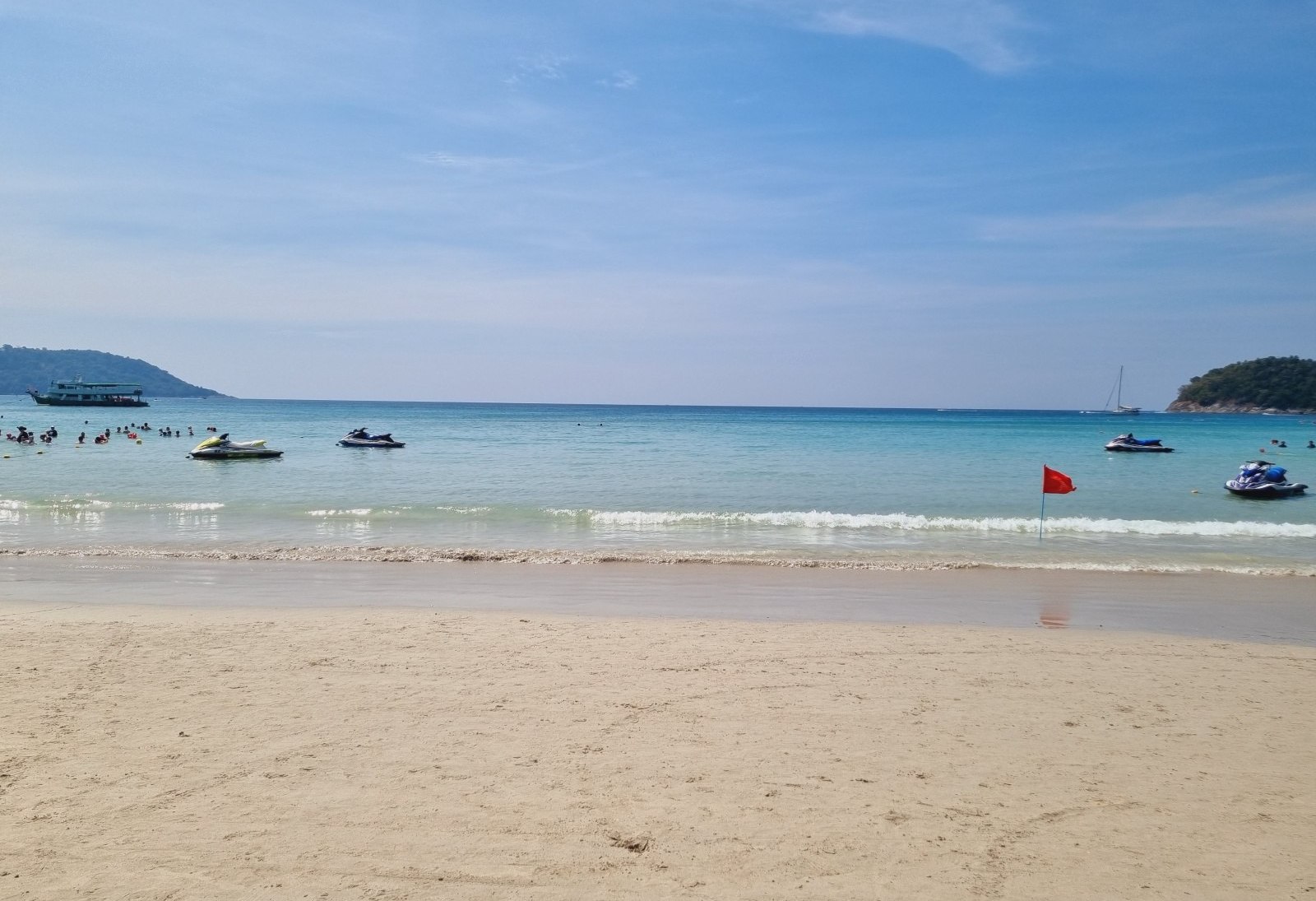 ที่จอดรถตามหาดยอดนิยมของภูเก็ต