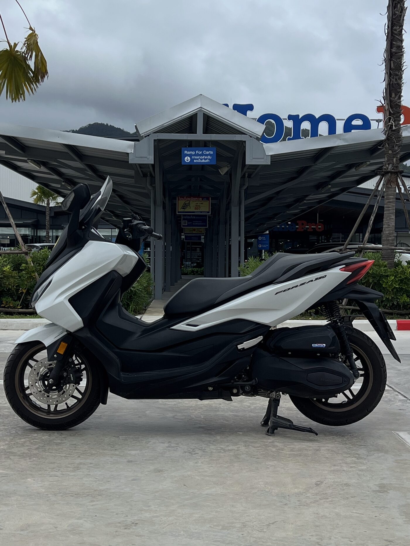 Honda FORZA 350cc RoadSync — 2