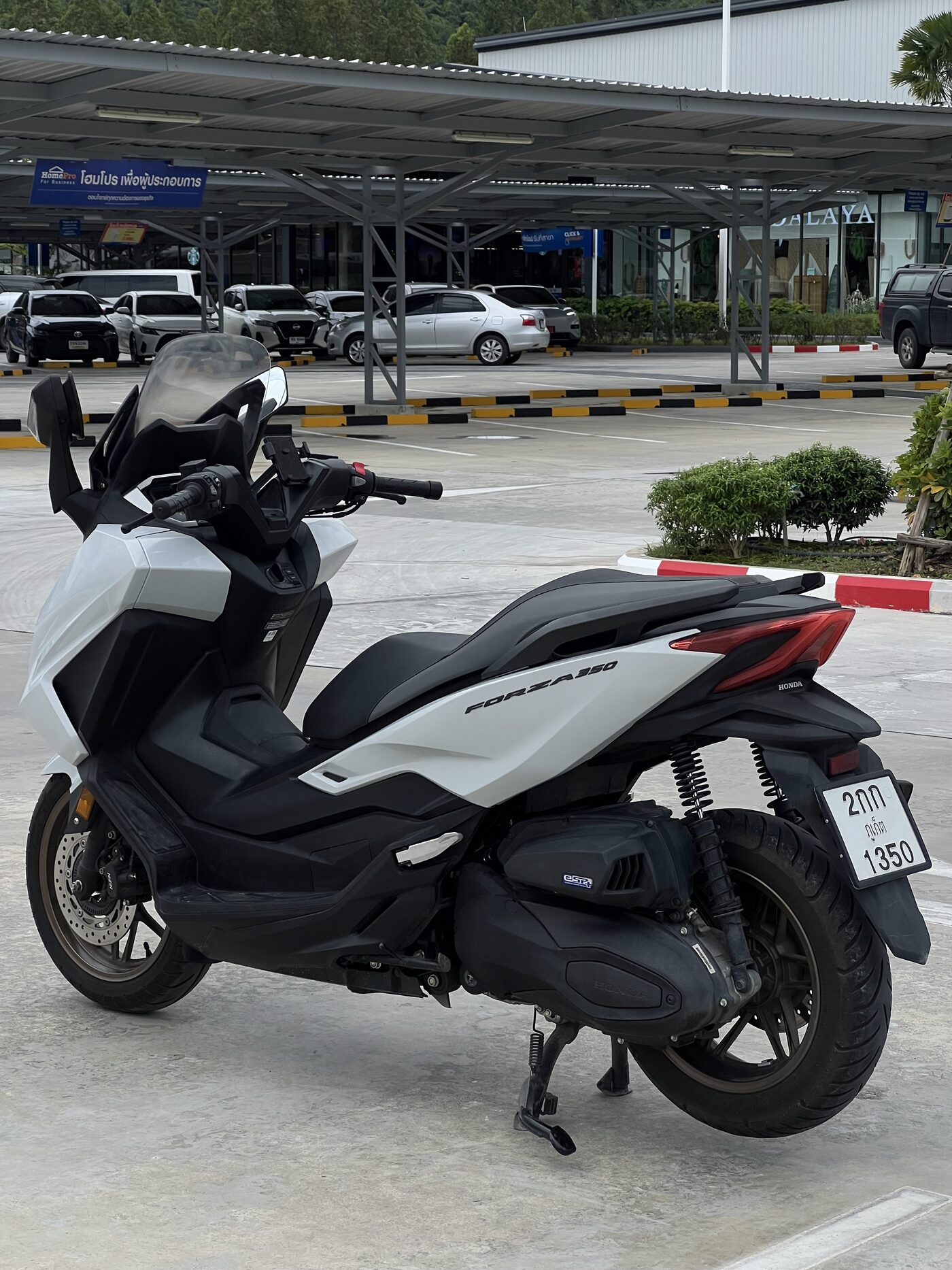 Honda FORZA 350cc RoadSync — 3